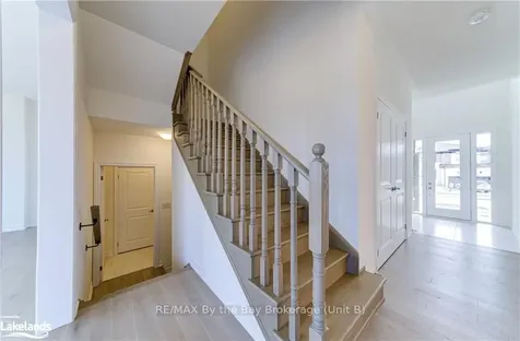 9 Del Ray Crescent Wasaga Beach ON L9Z 0N7