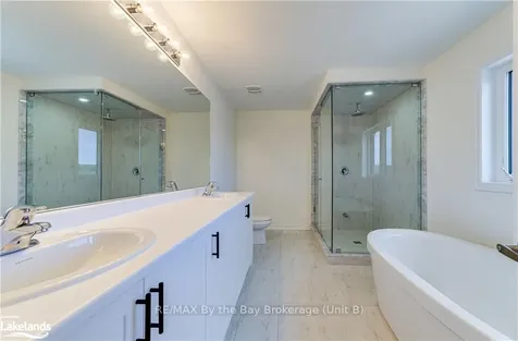 9 Del Ray Crescent Wasaga Beach ON L9Z 0N7