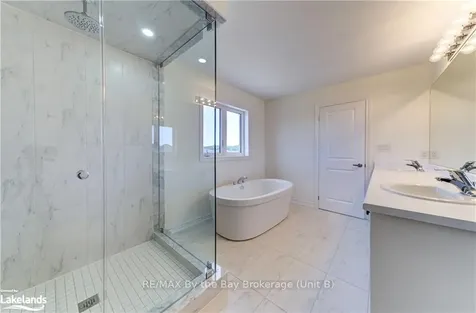 9 Del Ray Crescent Wasaga Beach ON L9Z 0N7