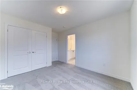 9 Del Ray Crescent Wasaga Beach ON L9Z 0N7