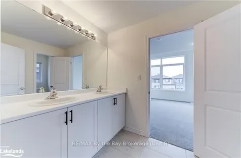 9 Del Ray Crescent Wasaga Beach ON L9Z 0N7