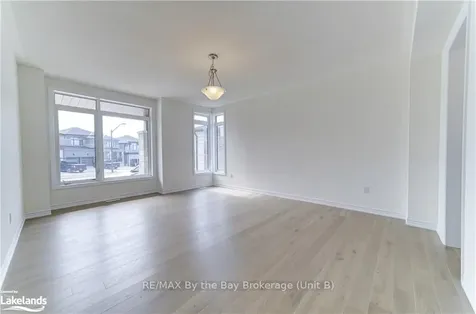 9 Del Ray Crescent Wasaga Beach ON L9Z 0N7