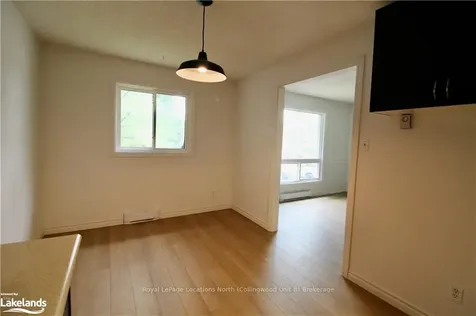21 Courtice Crescent Collingwood ON L9Y 4N7