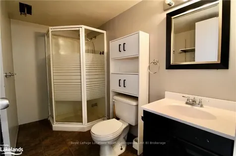21 Courtice Crescent Collingwood ON L9Y 4N7