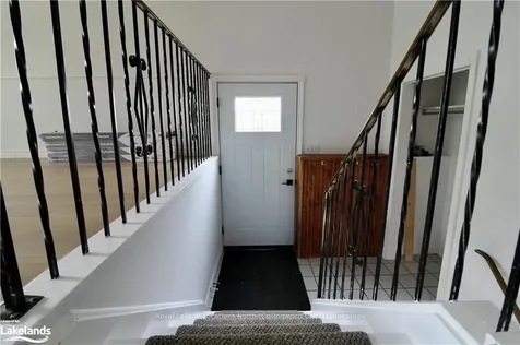 21 Courtice Crescent Collingwood ON L9Y 4N7