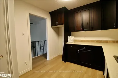 21 Courtice Crescent Collingwood ON L9Y 4N7