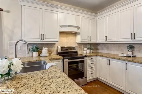4 Boardwalk Avenue Collingwood ON L9Y 0B3