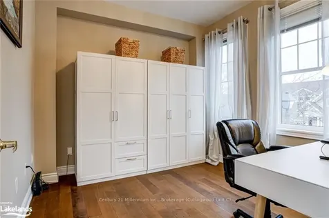4 Boardwalk Avenue Collingwood ON L9Y 0B3