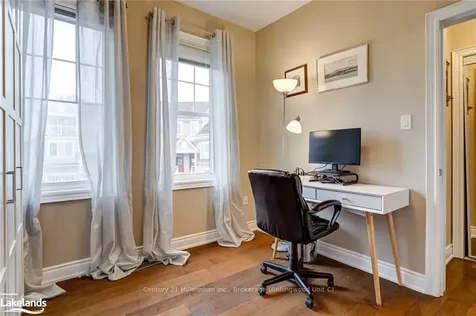 4 Boardwalk Avenue Collingwood ON L9Y 0B3