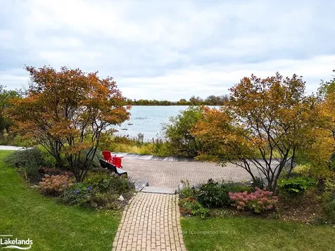 4 Boardwalk Avenue Collingwood ON L9Y 0B3