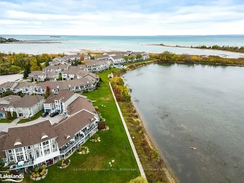 4 Boardwalk Avenue Collingwood ON L9Y 0B3