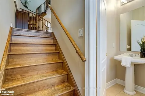 4 Boardwalk Avenue Collingwood ON L9Y 0B3
