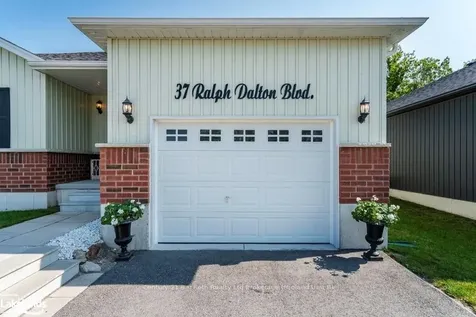37 Ralph Dalton Boulevard Tay ON L0K 2A0