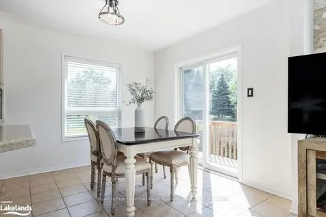 14 Cranberry Heights Wasaga Beach ON L9Z 1M9