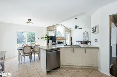 14 Cranberry Heights Wasaga Beach ON L9Z 1M9