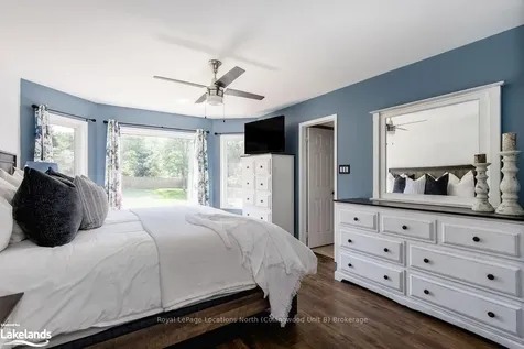 14 Cranberry Heights Wasaga Beach ON L9Z 1M9
