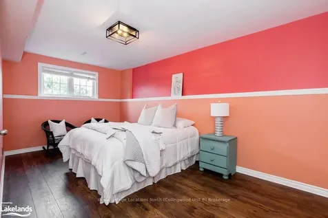 14 Cranberry Heights Wasaga Beach ON L9Z 1M9