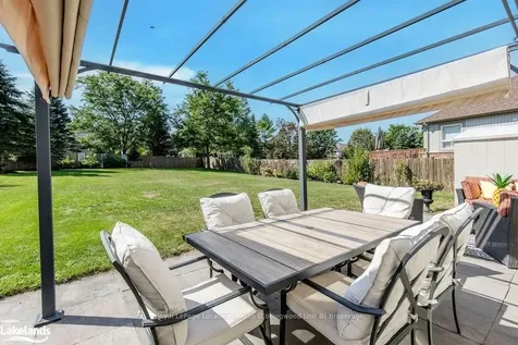 14 Cranberry Heights Wasaga Beach ON L9Z 1M9
