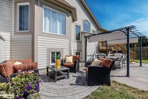 14 Cranberry Heights Wasaga Beach ON L9Z 1M9