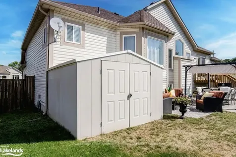 14 Cranberry Heights Wasaga Beach ON L9Z 1M9