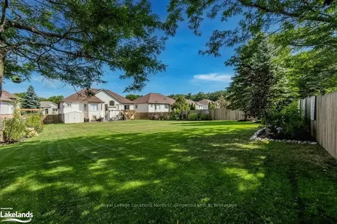 14 Cranberry Heights Wasaga Beach ON L9Z 1M9
