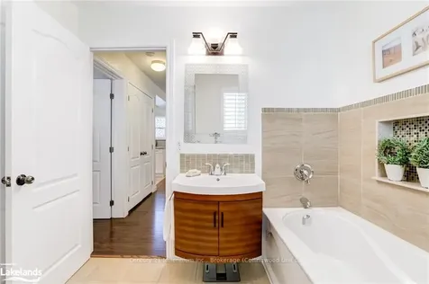 52 Seventh Street Collingwood ON L9Y 2A7