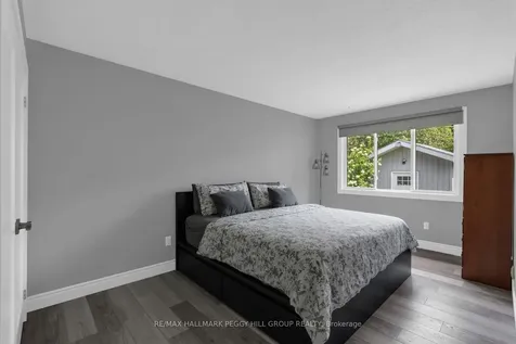 49 Noam Drive Barrie ON L4N 4N4