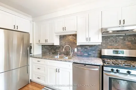 165 Kozlov Street Barrie ON L4N 7M7