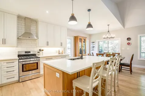 44 Bachly Avenue Oro-medonte ON L0K 1N0