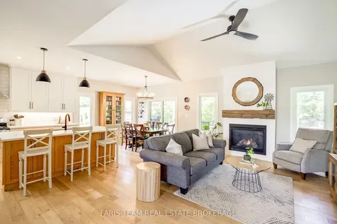 44 Bachly Avenue Oro-medonte ON L0K 1N0