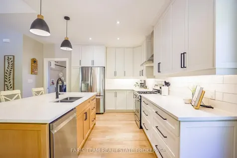 44 Bachly Avenue Oro-medonte ON L0K 1N0