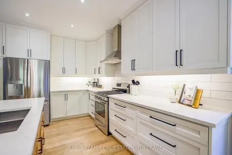 44 Bachly Avenue Oro-medonte ON L0K 1N0