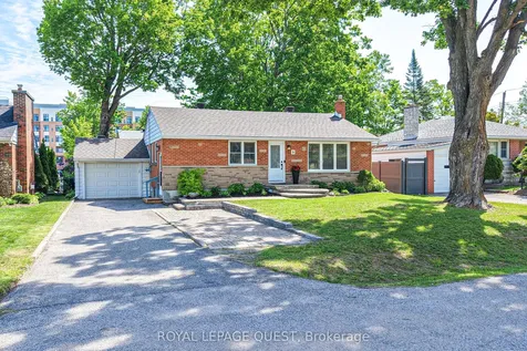 8 Dalton Crescent N Orillia ON L3V 5J5