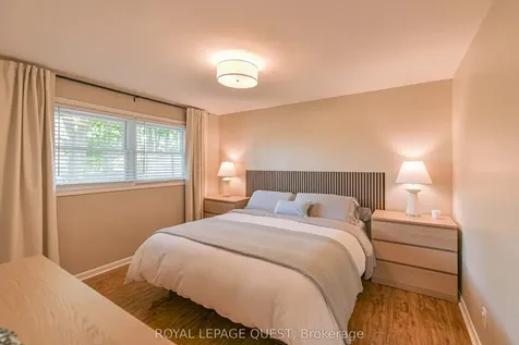 8 Dalton Crescent N Orillia ON L3V 5J5
