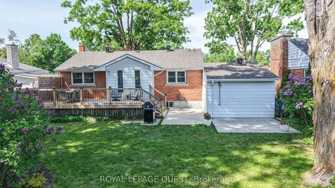 8 Dalton Crescent N Orillia ON L3V 5J5