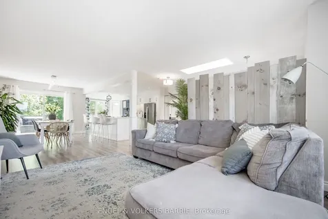 560 Leacock Drive Barrie ON L4N 7B1