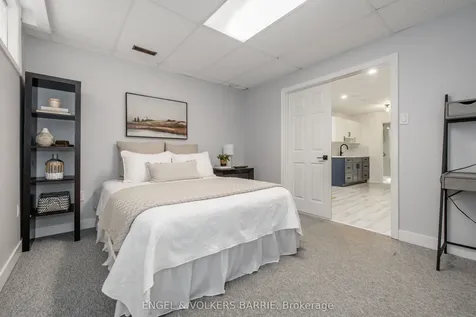 560 Leacock Drive Barrie ON L4N 7B1