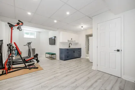 560 Leacock Drive Barrie ON L4N 7B1