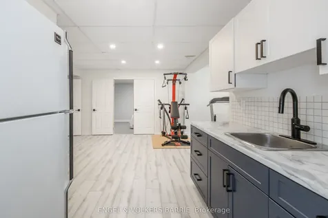 560 Leacock Drive Barrie ON L4N 7B1