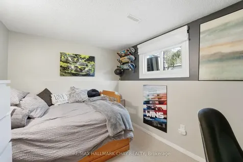 23 Gosney Crescent Barrie ON L4N 6T6