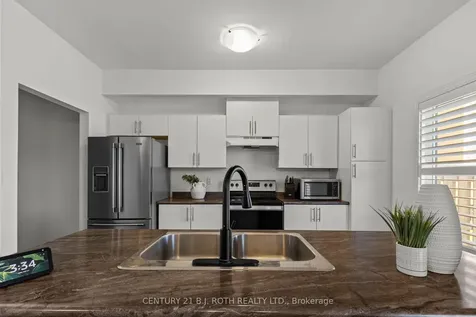 21 Brown Bear Street Barrie ON L9J 0H7