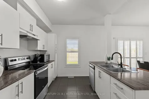 21 Brown Bear Street Barrie ON L9J 0H7