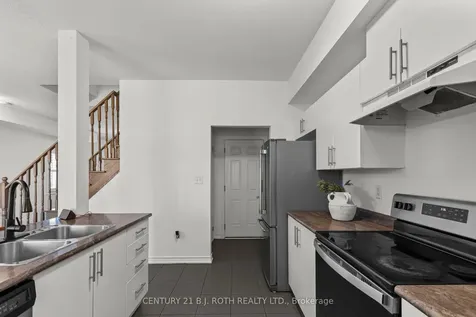 21 Brown Bear Street Barrie ON L9J 0H7