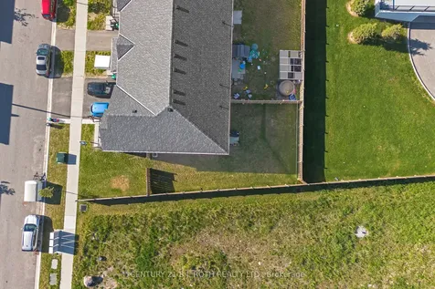21 Brown Bear Street Barrie ON L9J 0H7