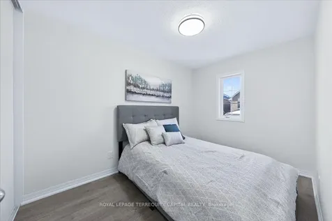 11 Bedford Estates Crescent Barrie ON L4N 9K5