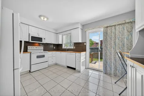61 Stollar Boulevard Barrie ON L4M 6N3