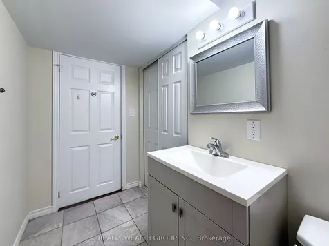 61 Stollar Boulevard Barrie ON L4M 6N3