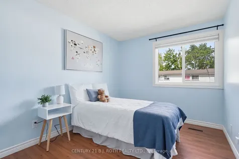 237 Steel Street Barrie ON L4M 2H1