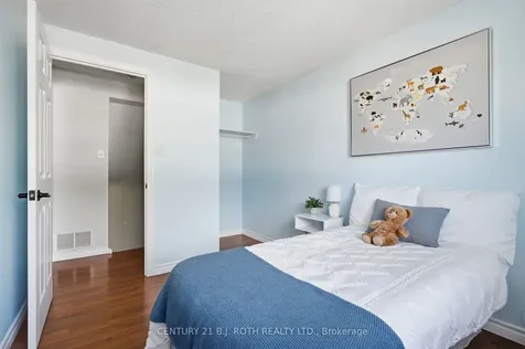 237 Steel Street Barrie ON L4M 2H1
