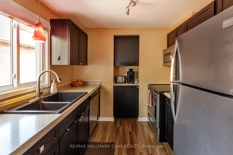 90 Laidlaw Drive Barrie ON L4N 7S2